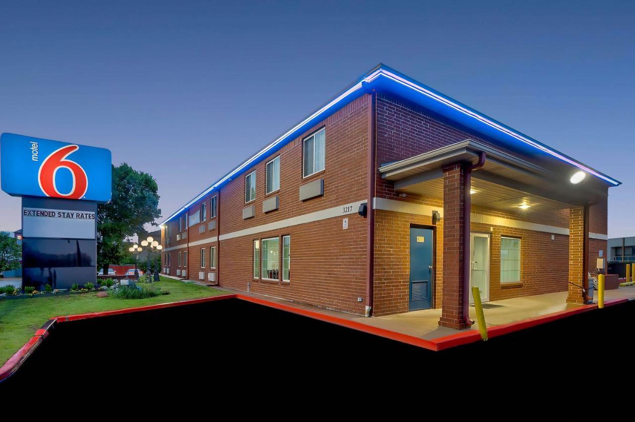 Motel 6 Tulsa, Ok - Central Exterior photo
